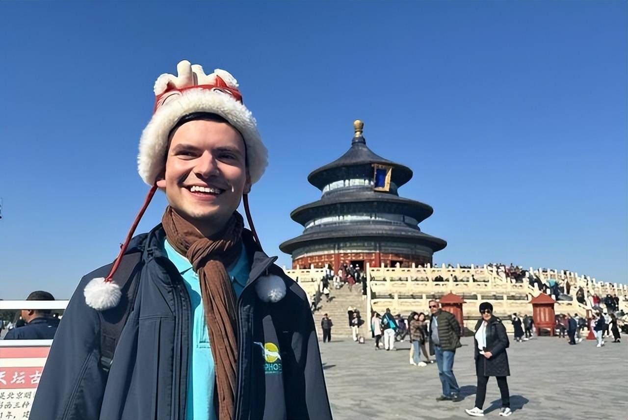 原創美國華裔二代坦言，看到中國發展這麼好，父輩移民已經破防了