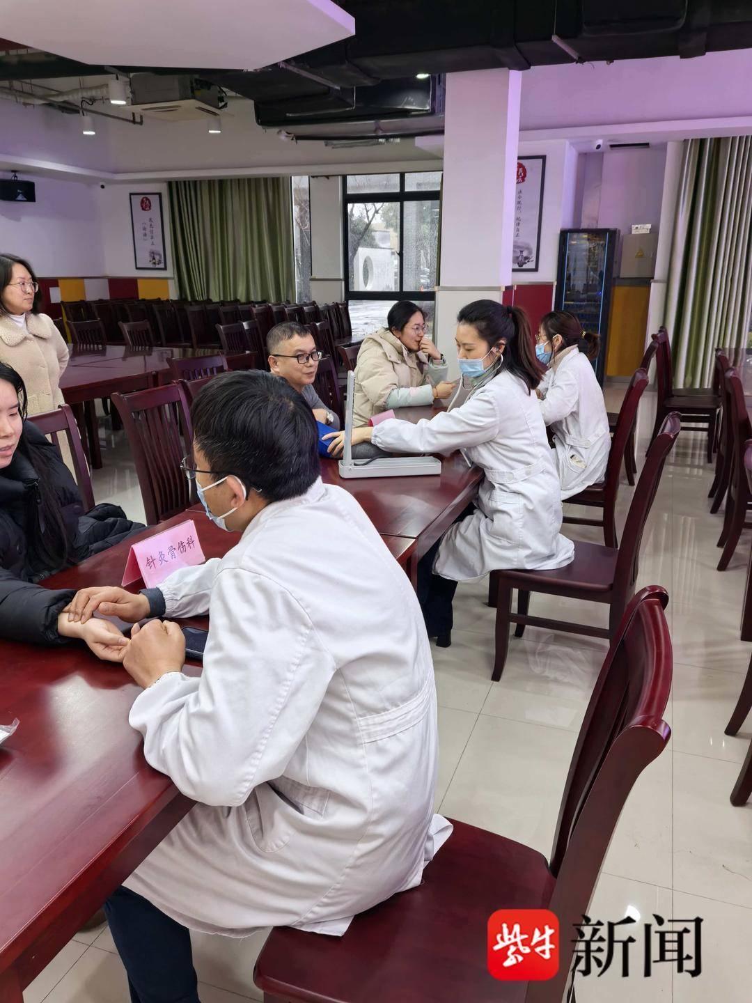 岐黃潤桃李，義診澤杏林！蘇州相城康復醫院走進黃橋中學開展義診活動