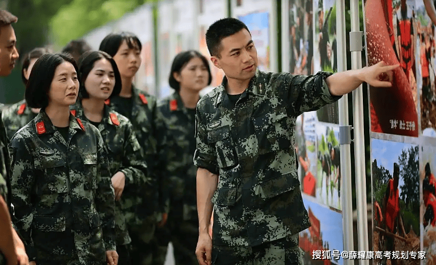 考上大學去當兵還是上完大學去當兵？