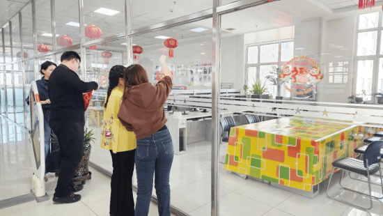 哈市香坊區圖書館 “盛裝” 迎新春