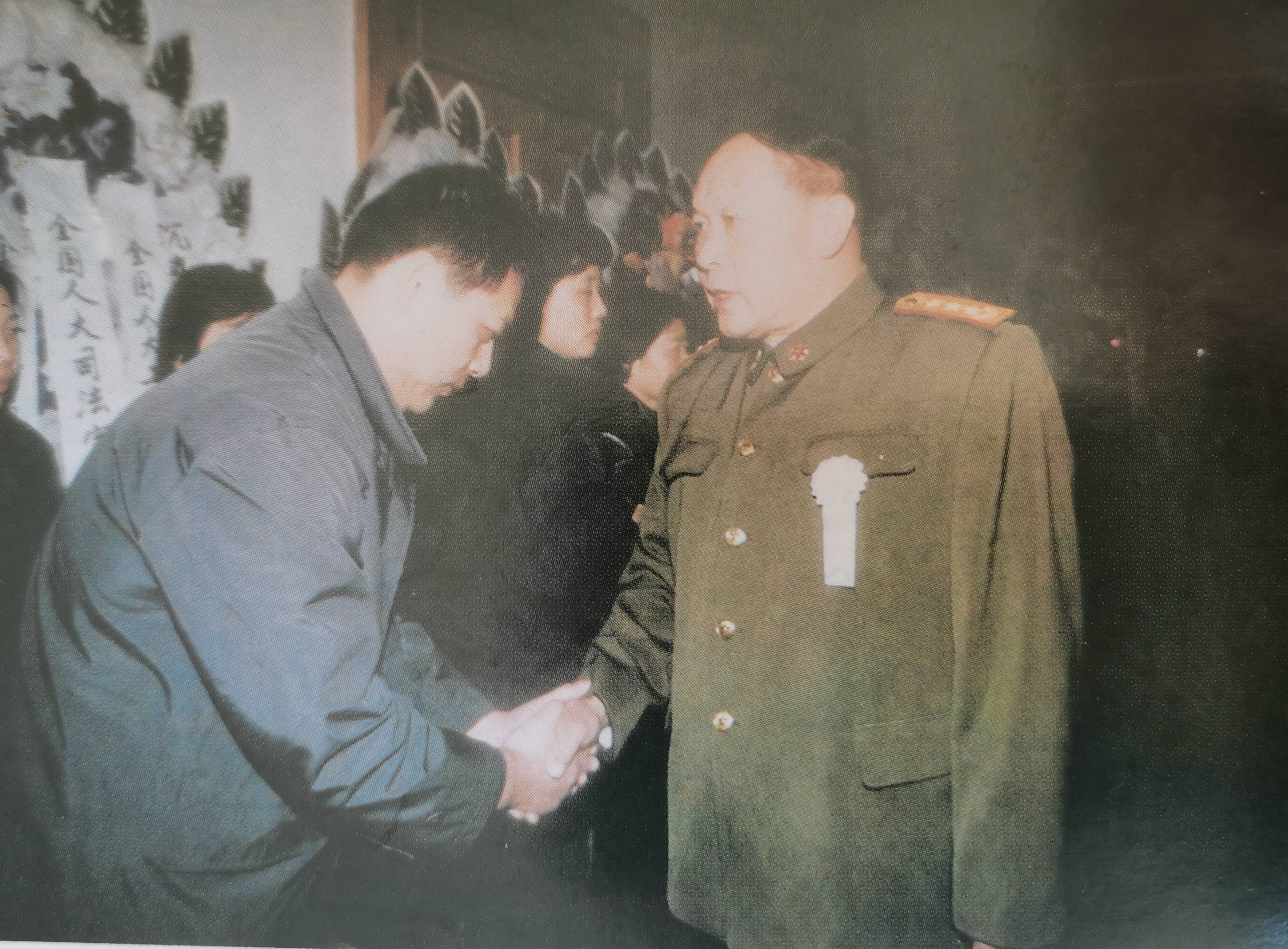 原創大軍區司令的兒子當了鍋爐工