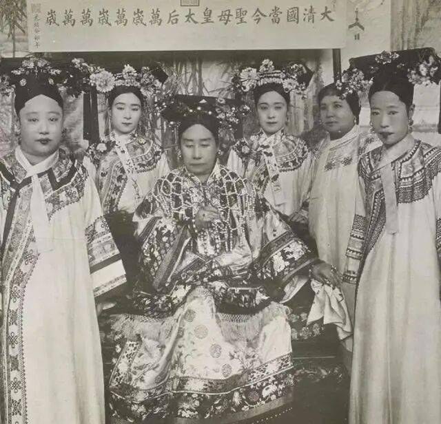 慈禧太后“真實照片”被美國博物館收藏至今，這才是她真正的樣子