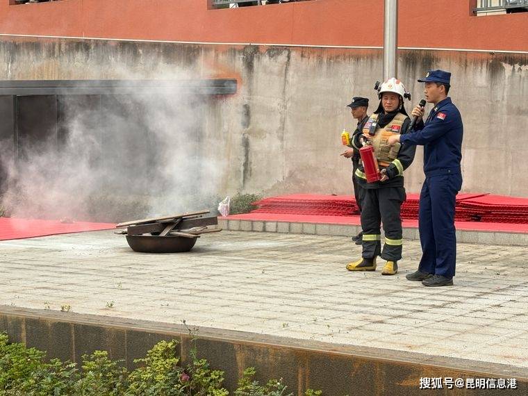 實戰演練築防線 安全意識入人心——官渡區金馬小學開展消防安全應急疏散演練