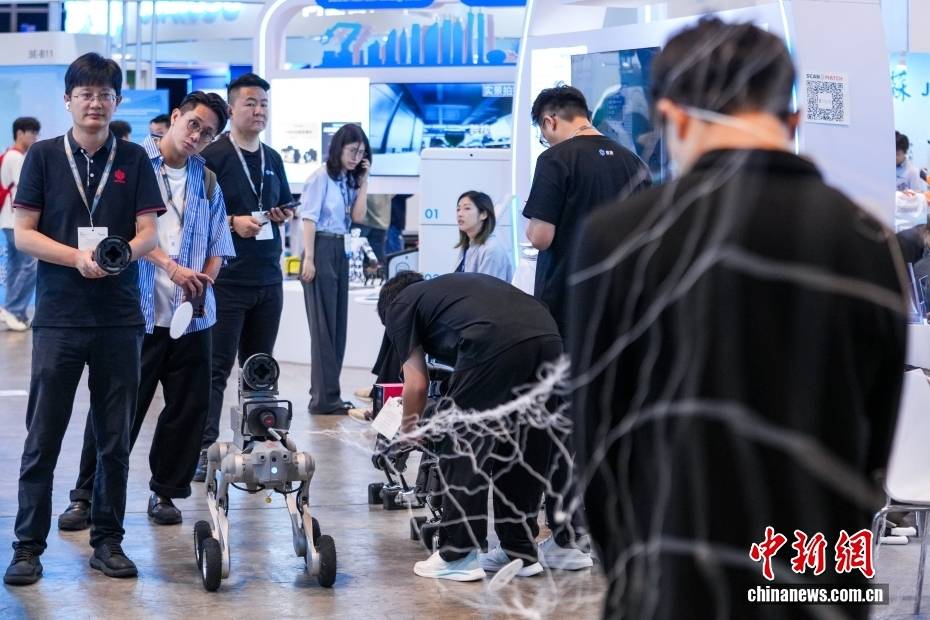 香港國際創科展及香港春季電子產品展啟幕