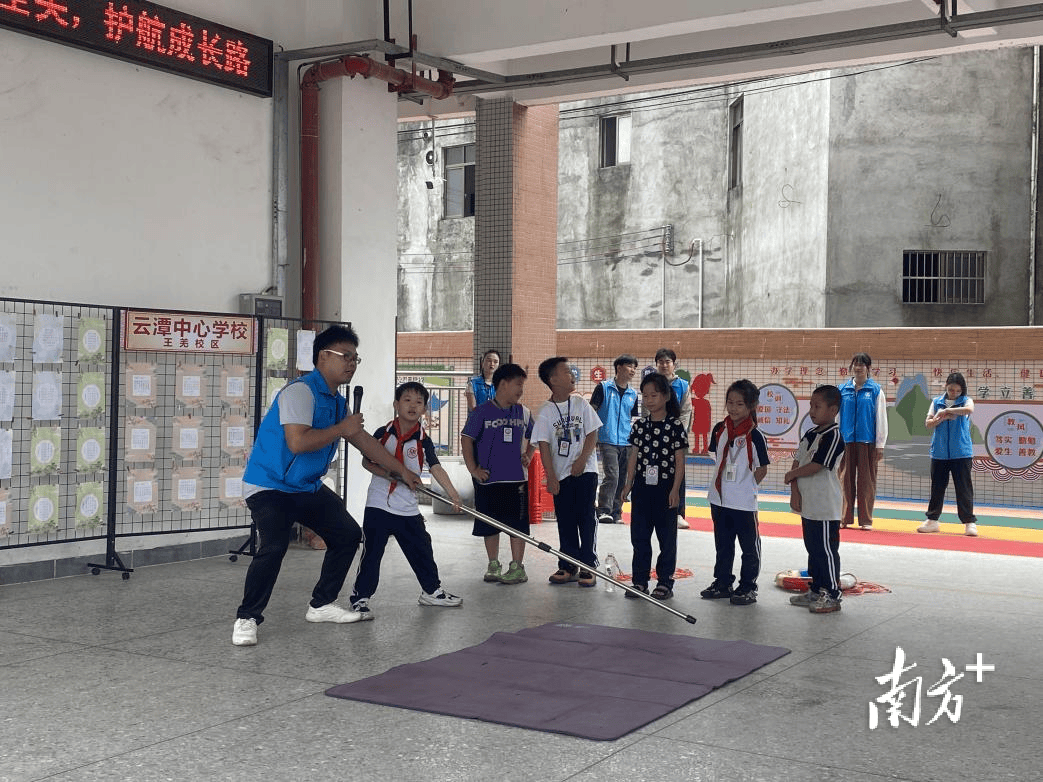 護航！高州市雲潭鎮社工為多所小學送上防溺水必修課