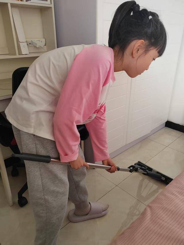 二七區藝術小學開展勞動教育主題周系列活動