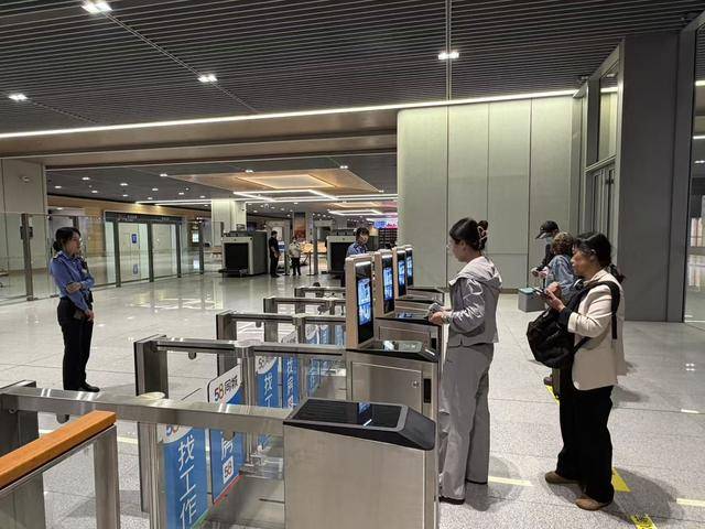 趕火車有“捷徑”！今起北京豐臺站快速進站廳常態化開放