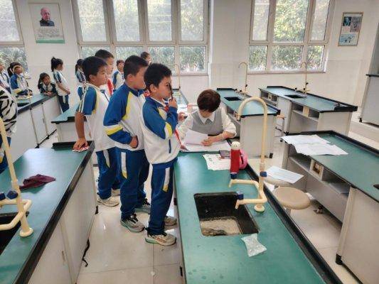 淄博市博山區四十畝地小學開展視力檢測活動