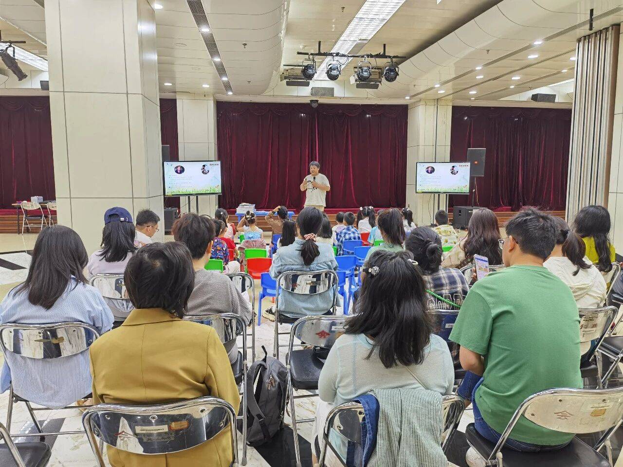 把自然搬進圖書館！當一回“自然小偵探”