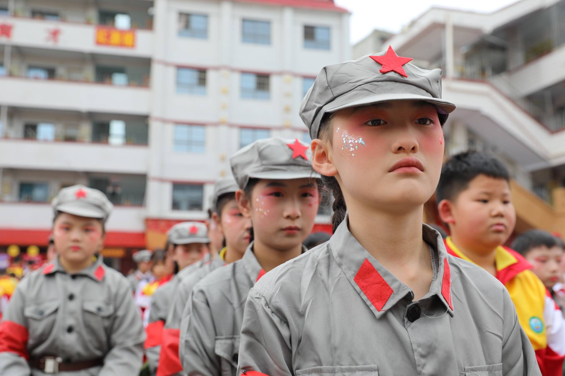 中國工農紅軍貴州畢節七星關紅軍小學軍地聯動禮讚別樣“六一”