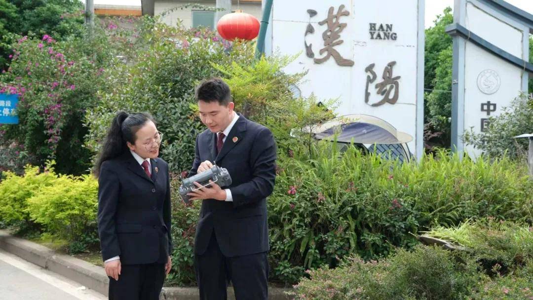 繁華盡處，一道古老與現代交融的法律題