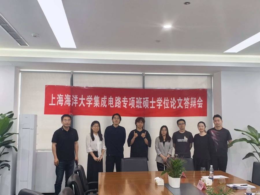 課堂在無塵車間，課題是工藝難題！這兩名研究生靠實踐成果透過學位答辯！