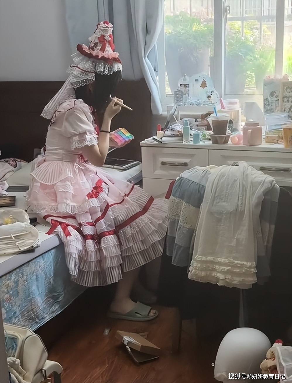 原創“誰要這種未來兒媳？”中學女生被嘲：自己像小蛋糕，房間亂如窩