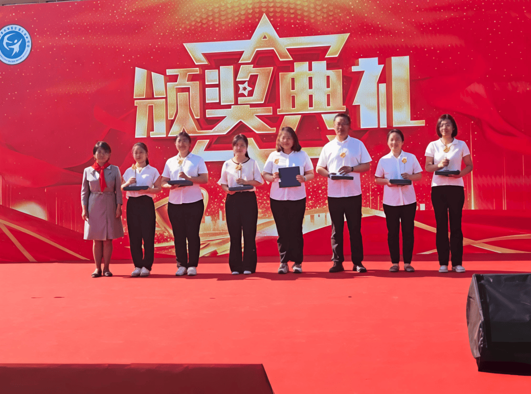 濟南市技師學院航空服務與維護系赴二仙小學開展志願服務活動