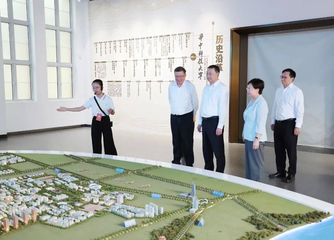 關志鷗到武漢大學、華中科技大學、中國地質大學（武漢）調研