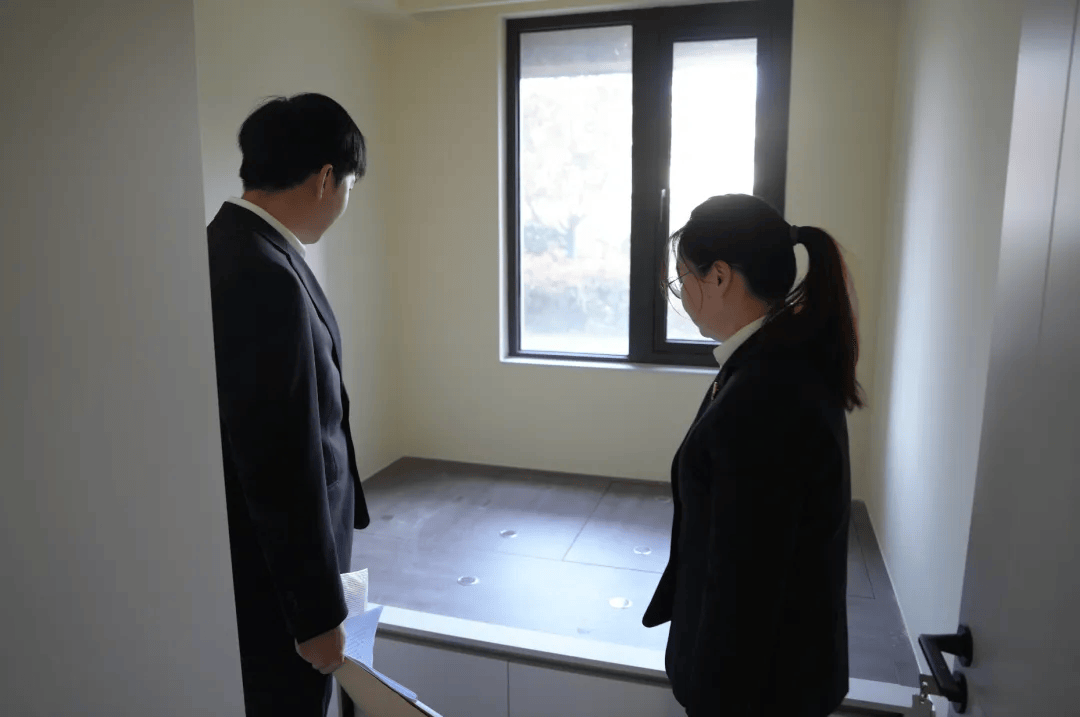 男子花20萬裝修的新家竟是鄰居家