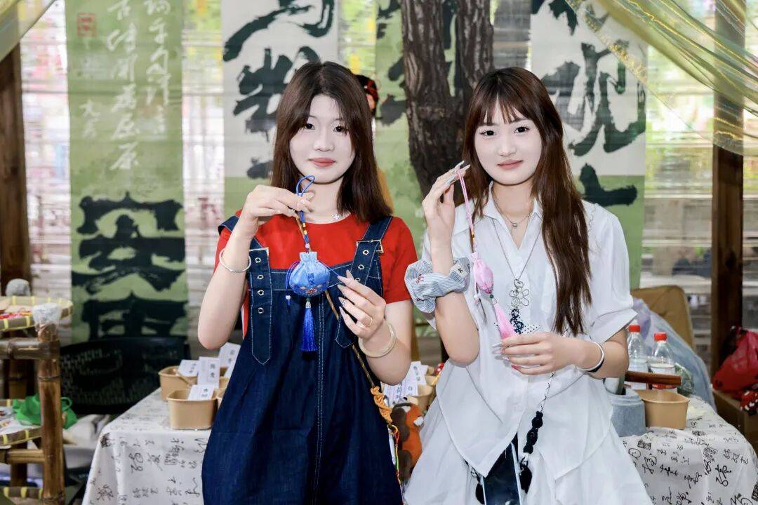 漫遊東城｜國潮場景+美食市集！“前門國風節”太好逛啦→
