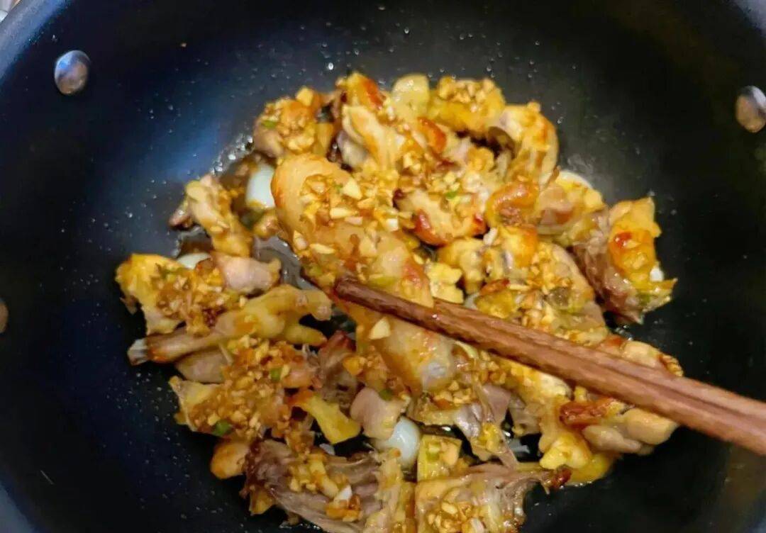 閱灣線上-廣談大灣網-珠海美食群-深圳美食群-廣州美食-沙姜鹽焗雞