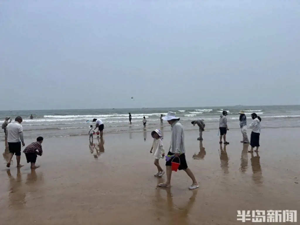海風、美景、帳篷、美食，石老人沙灘熱鬧非凡