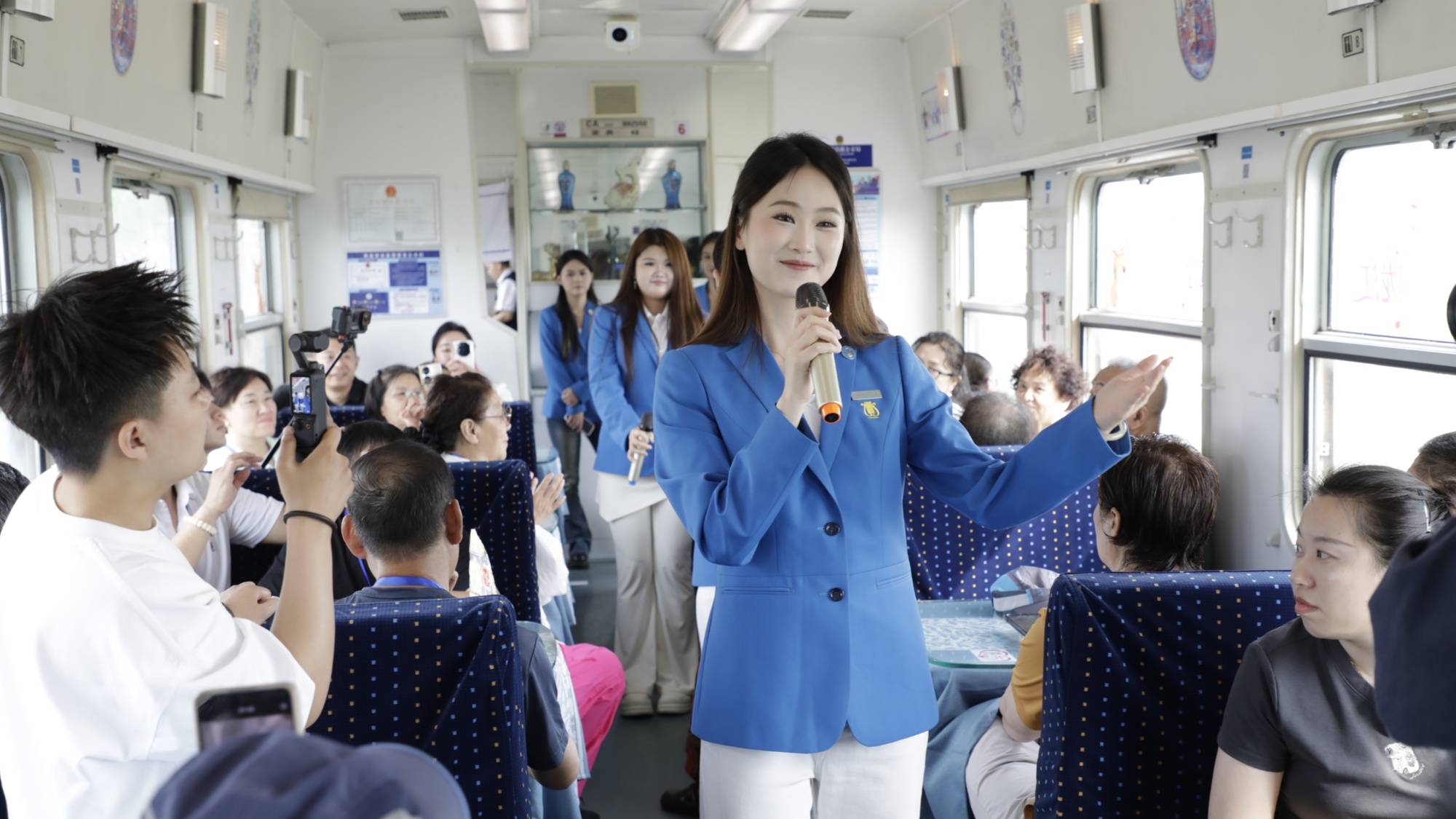 哈鐵開行首趟“悠享龍江·歌聲裡的黑龍江”音樂主題旅遊專列