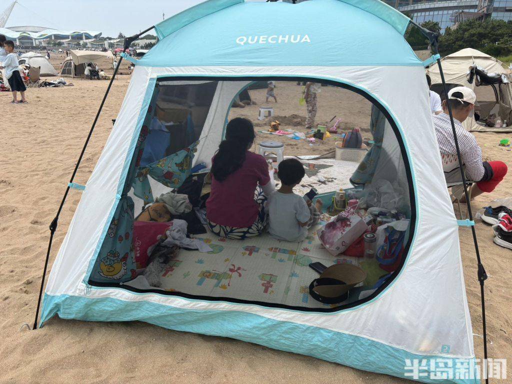 海風、美景、帳篷、美食，石老人沙灘熱鬧非凡