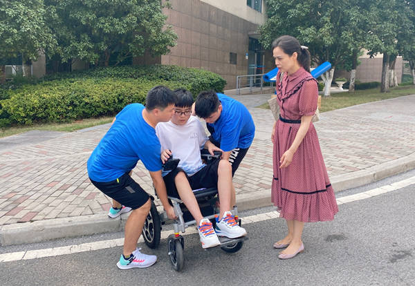 “不讓一人掉隊” 重慶理工大學全週期幫扶特殊學子圓夢成才