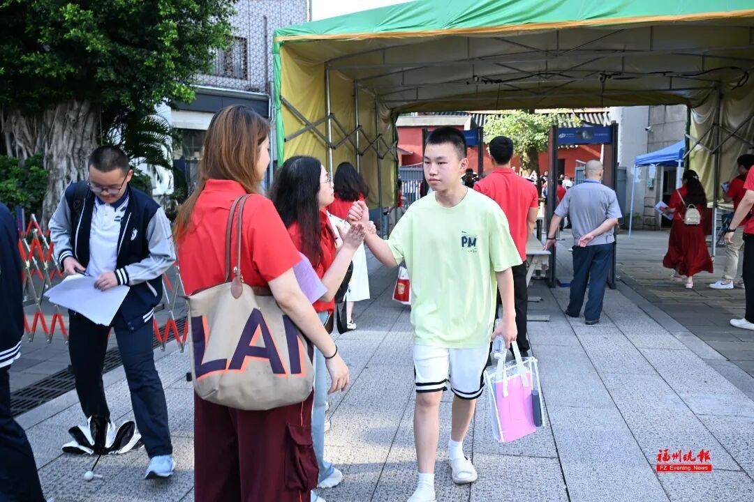 名場面上新！福州延安中學、十九中、四中桔園洲、華倫中學……刷屏了