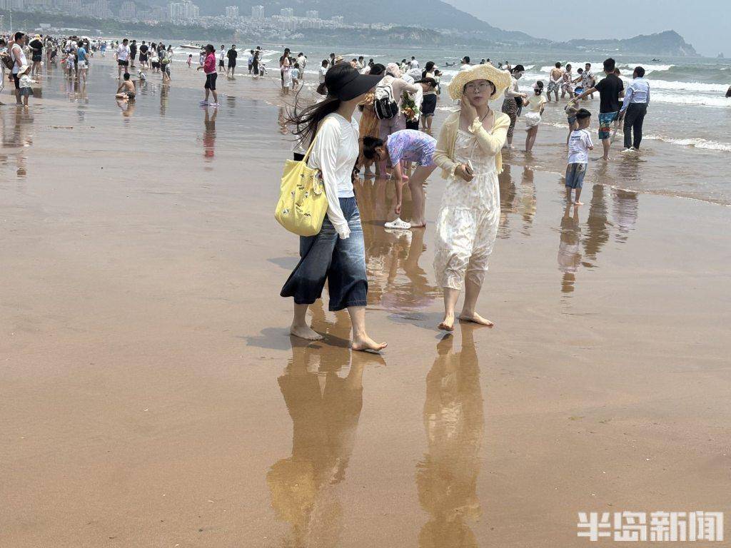 海風、美景、帳篷、美食，石老人沙灘熱鬧非凡