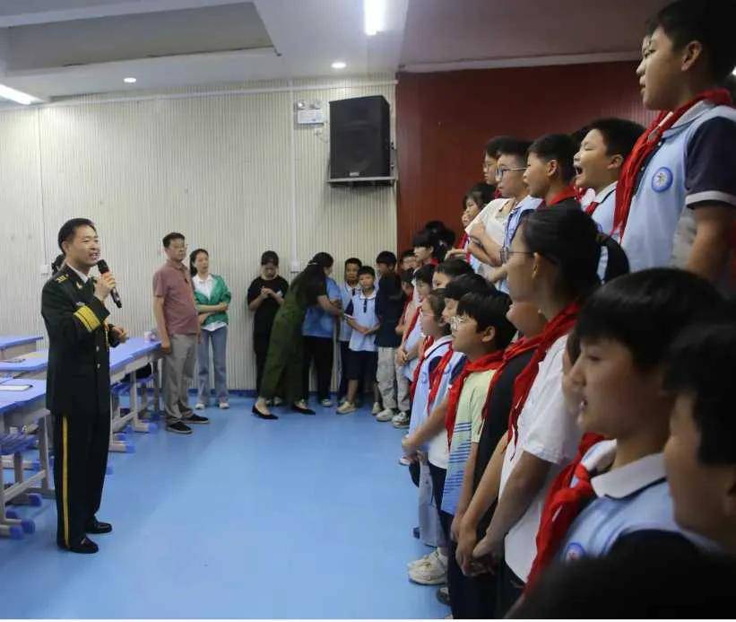 新密市市直第二小學舉辦家庭教育專題講座