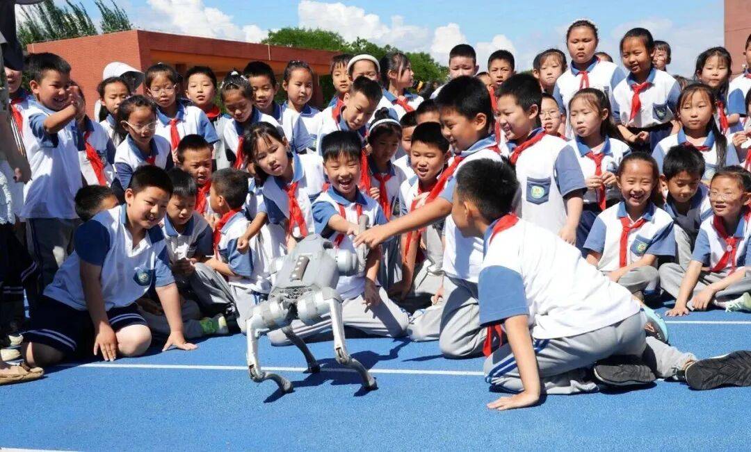 科技點亮夢想 創新築夢未來 | 圃園街小學首屆科技節精彩開幕