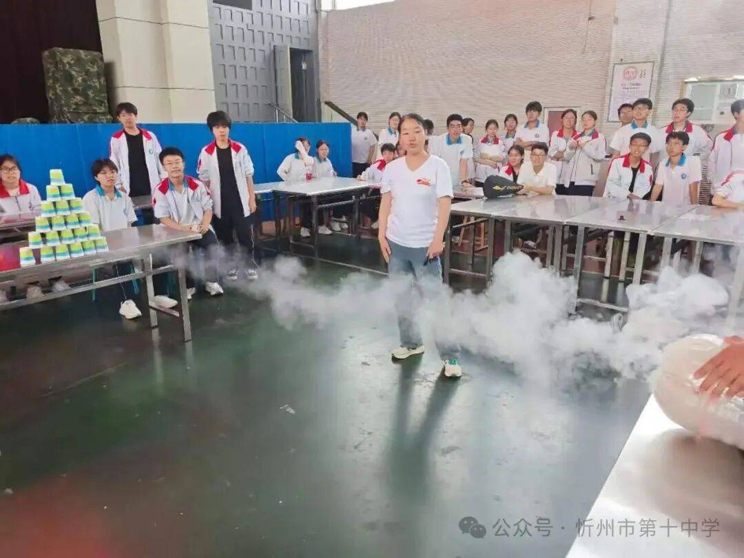 科技點亮青春 創新成就未來——忻州十中舉辦校園科技文化展示活動
