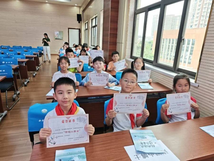合肥市南門小學湖畔花園分校：詩韻湖畔潤童心 督導護航促規範