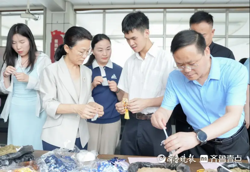 菏澤家政職業學院舉辦留學生端午傳統文化體驗活動