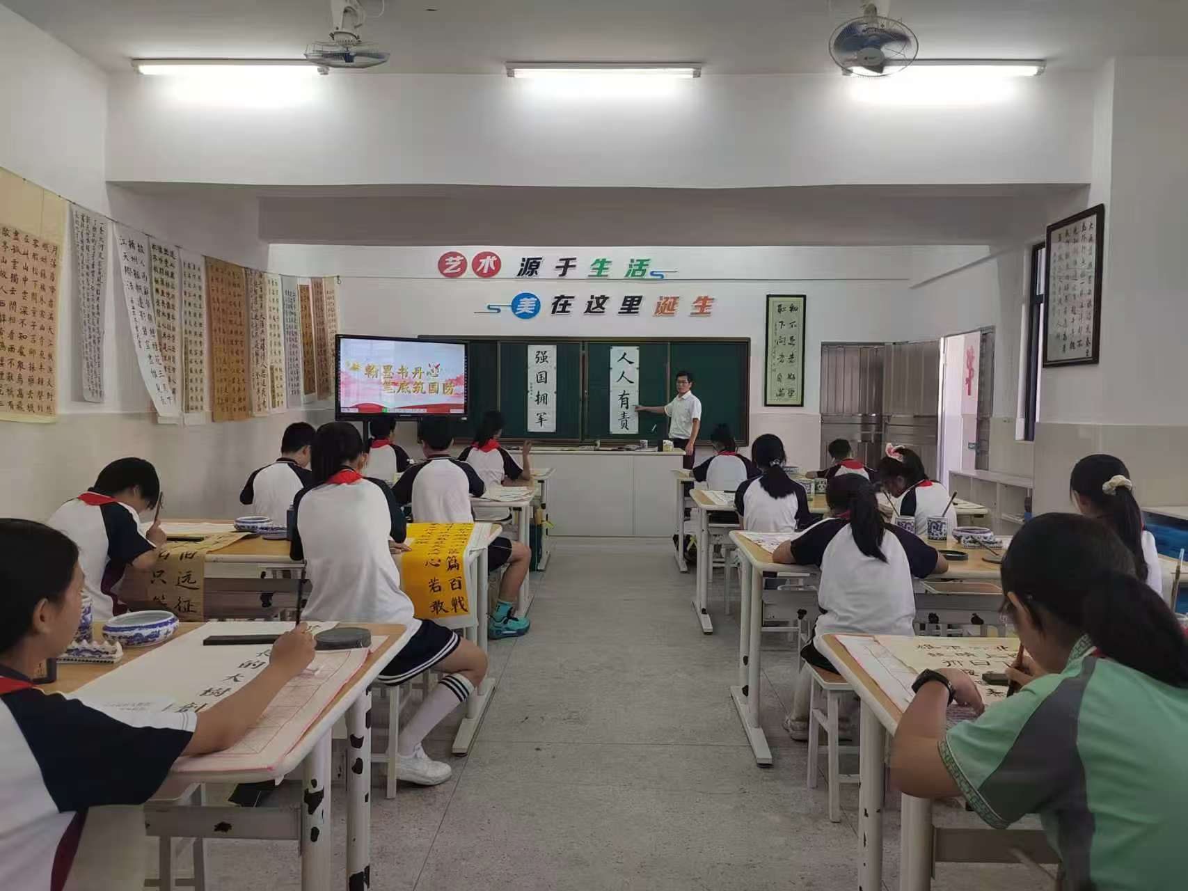 筆墨繪童趣 巧藝綻芳華——尋烏縣實驗小學2026年春季學期美術成果風采展