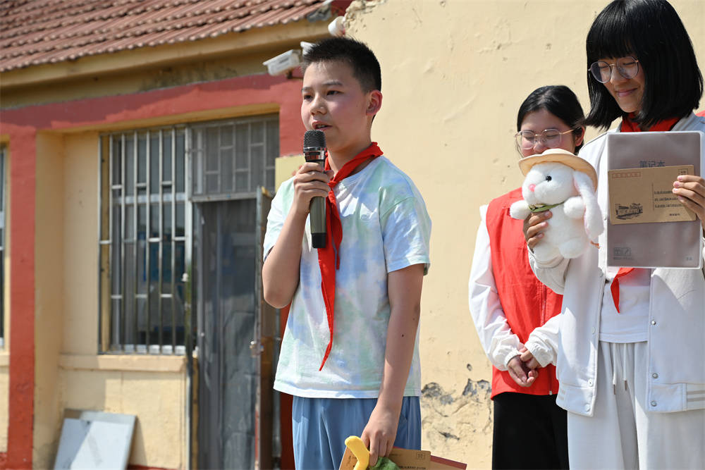 中國石油大學（華東）赴即墨靈山皋埠小學開展“雲遊大學+科普支教”活動