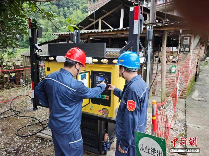 多地洪澇災害嚴重 廣西電力部門快速響應全力保電