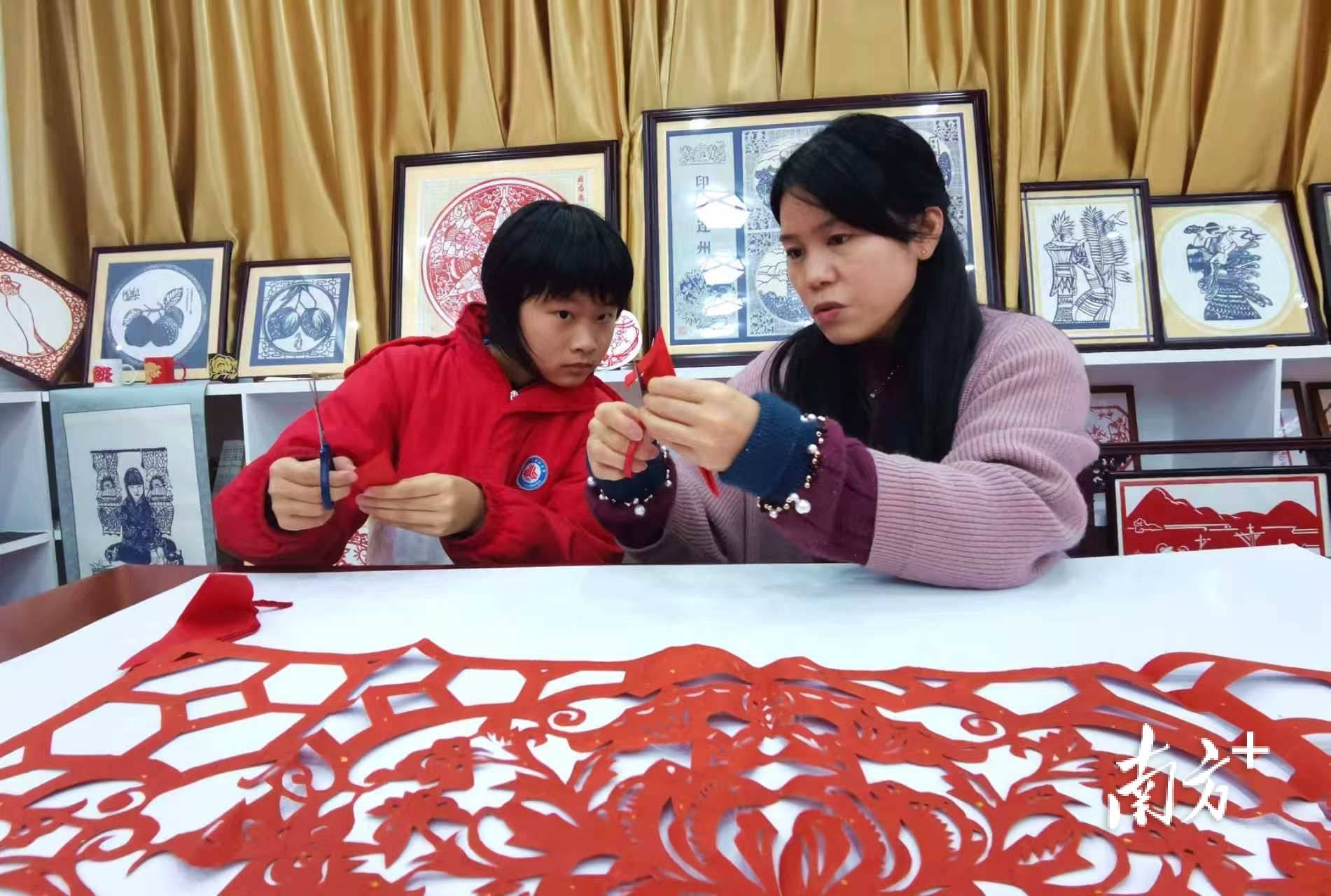 驚豔！北山中學剪紙作品亮相連州文化館