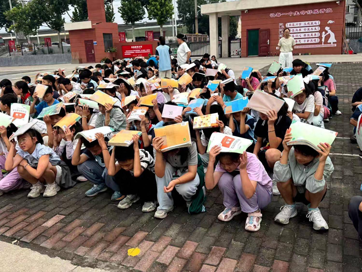 濟源：克井小學開展防震減災應急疏散暨消防科普進校園活動