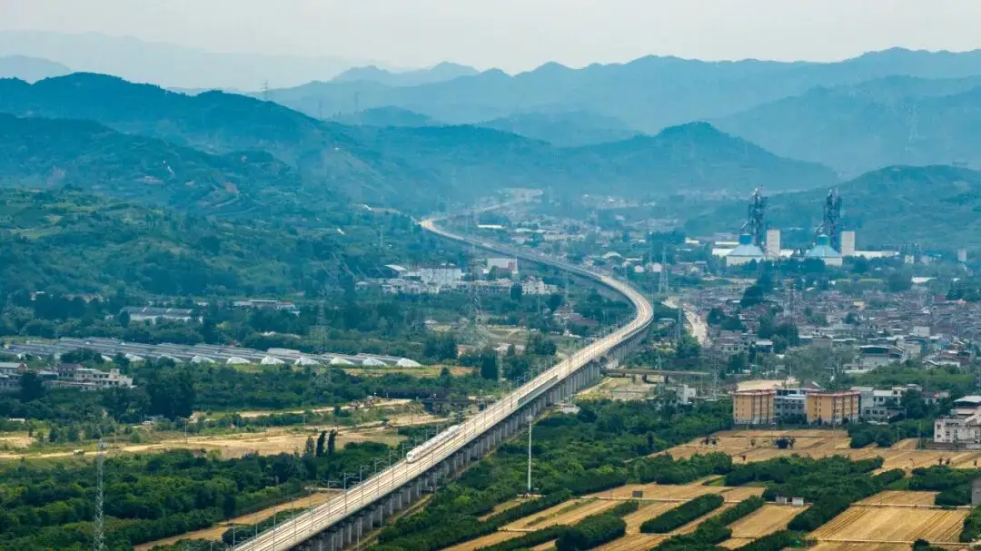 “乘高鐵、遊商洛、觀賽事、當主角”商洛旅遊優惠政策