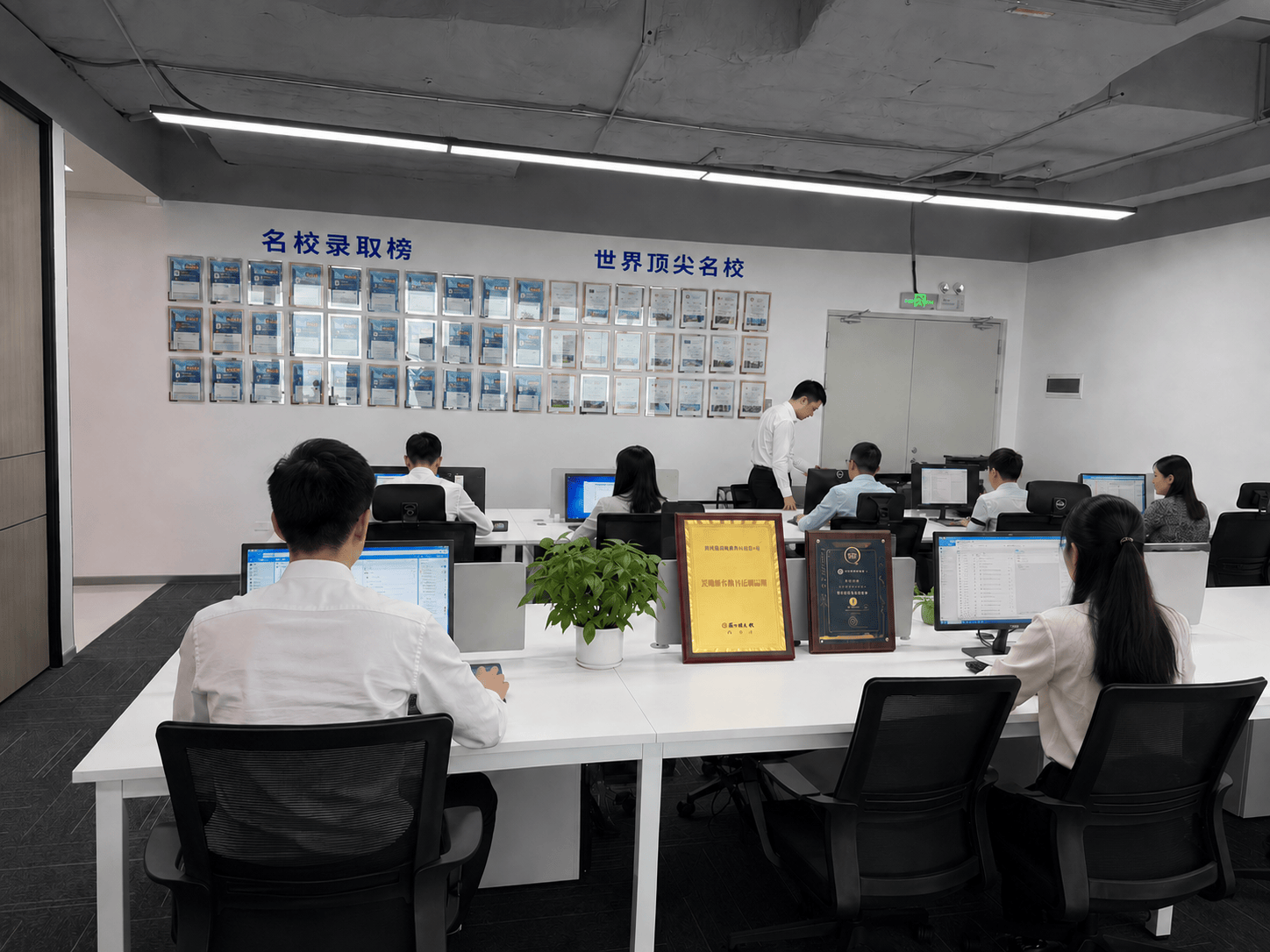 2026深圳香港高階留學機構深度測評：五維模型下的實力比拼