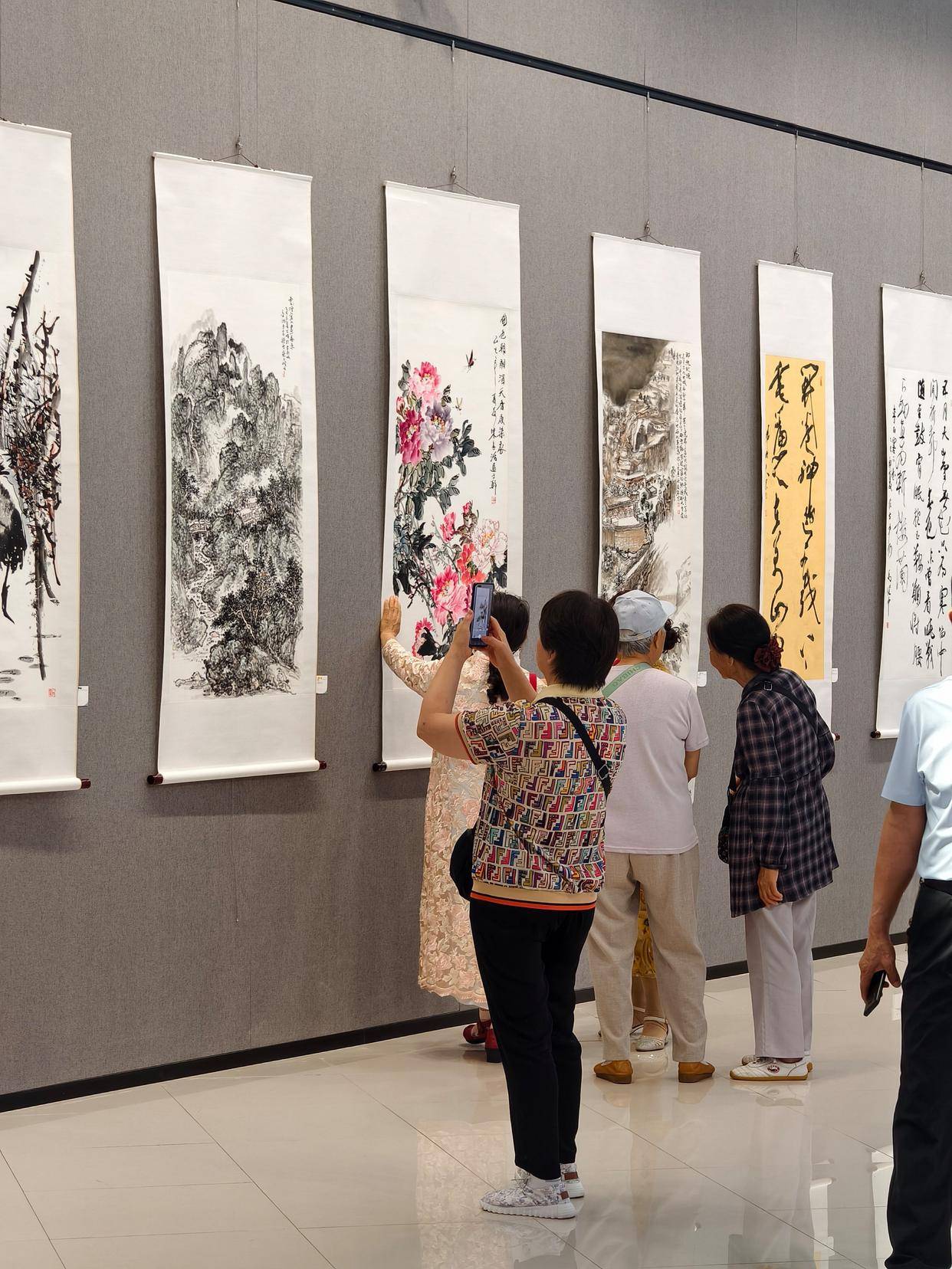 “一箋紙墨 萬里絲路”美術書法作品巡展鄭州站啟幕