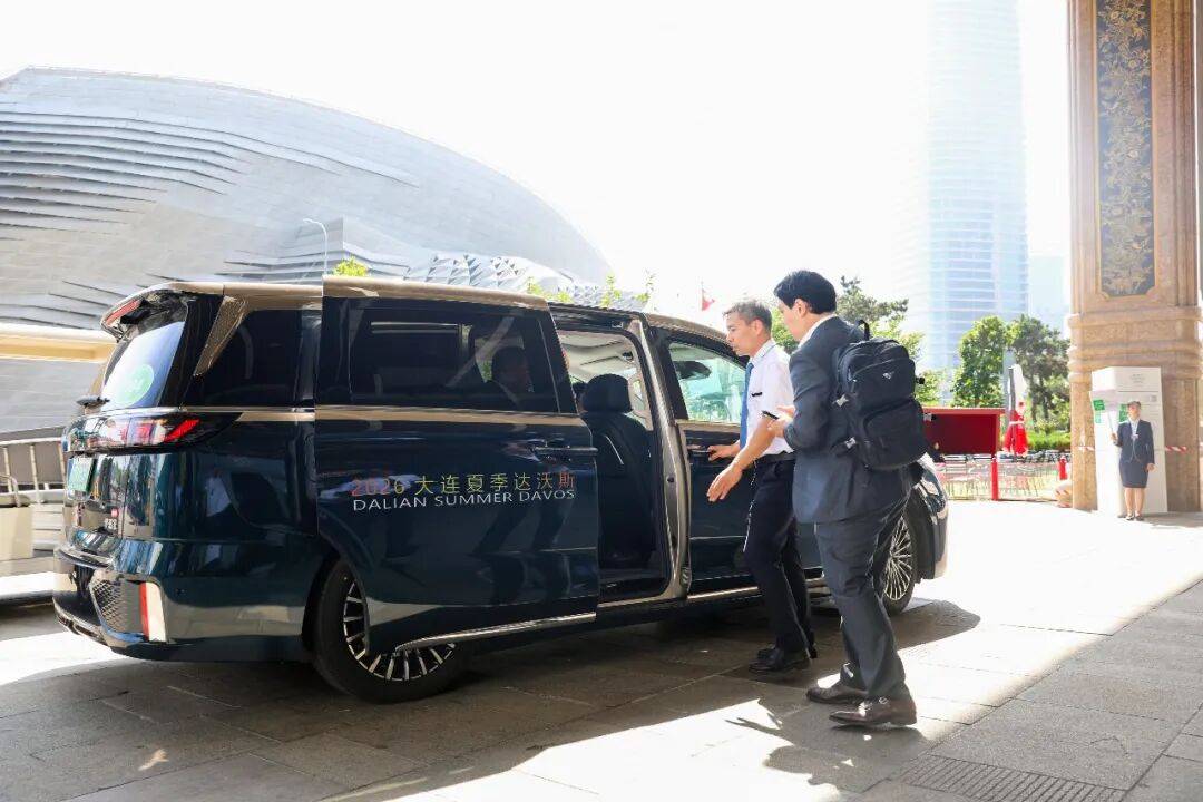 三度護航達沃斯！中國汽車品牌高階化故事，嵐圖這樣講