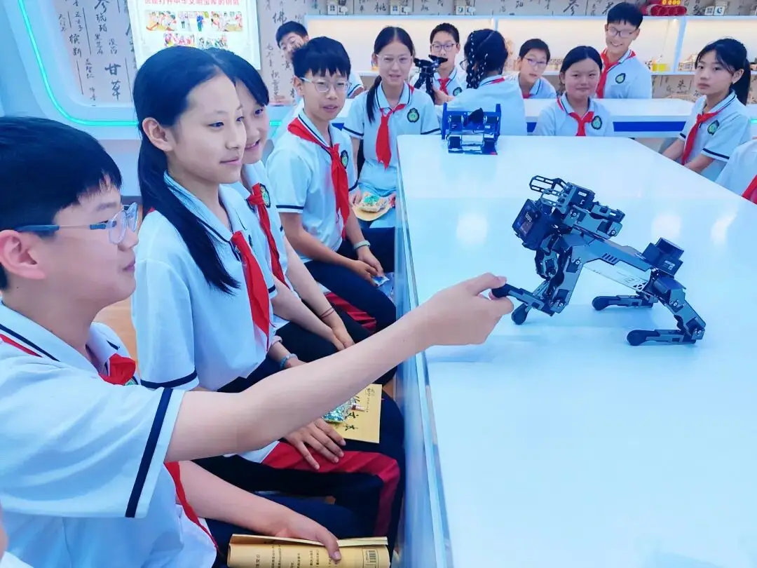 科技教育|南陽師範學院機器人科普團隊走進市二十三小