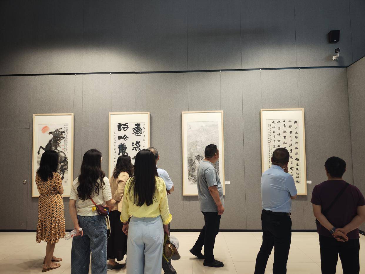 “一箋紙墨 萬里絲路”美術書法作品巡展鄭州站啟幕