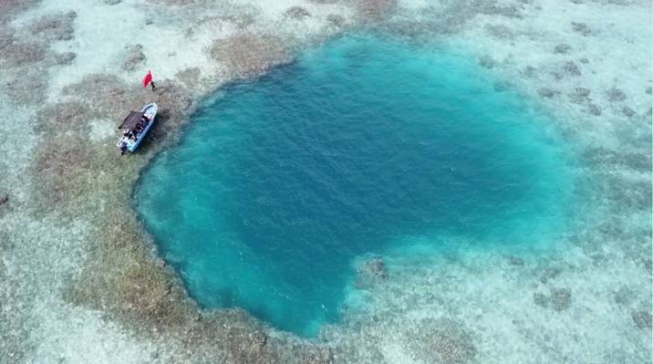 中國黃巖島發現世界罕見珊瑚礁藍洞，專家：具備開發生態旅遊潛力