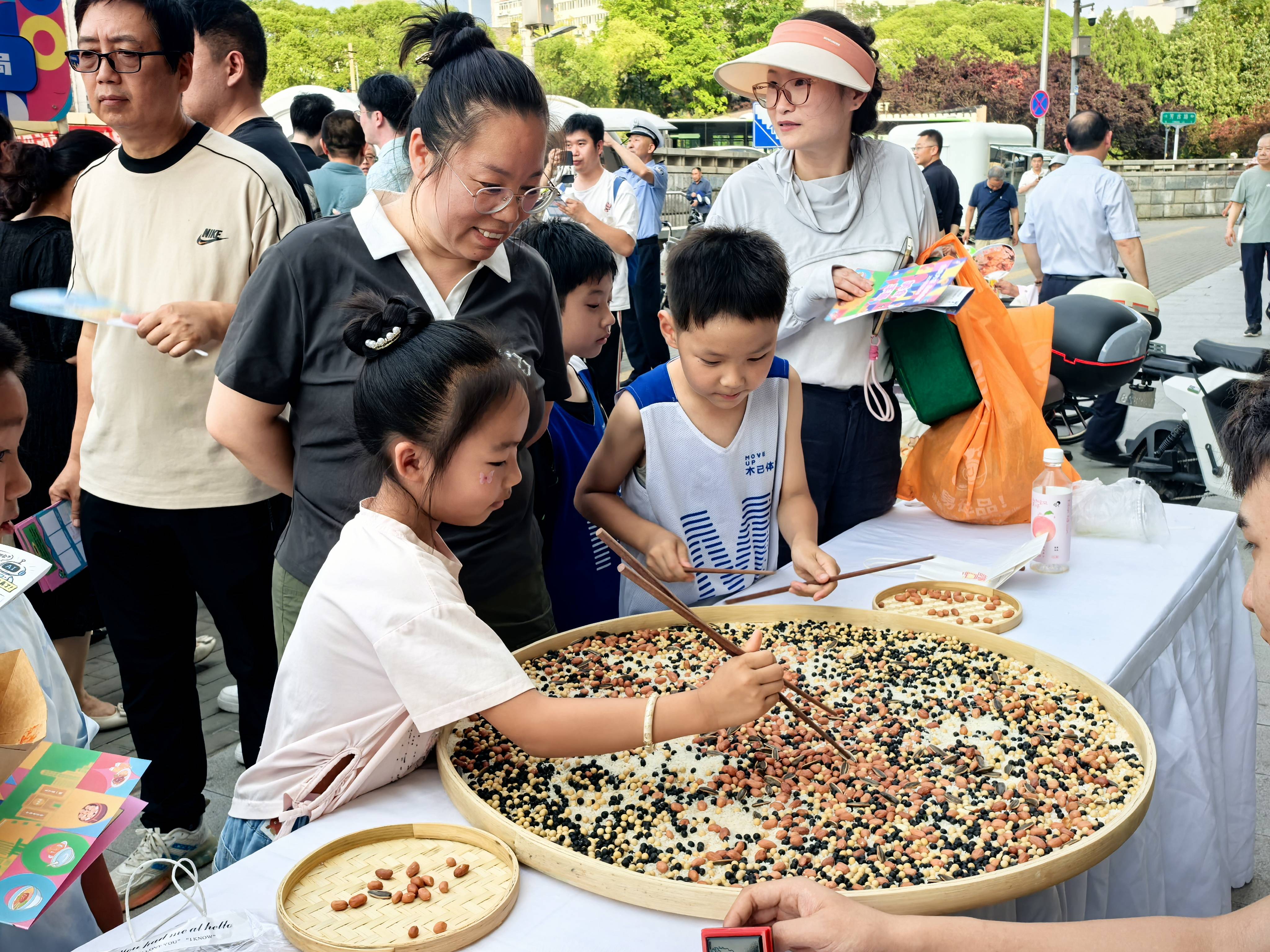 2026方莊美食季啟幕 16天“美食+潮玩”狂歡點燃南城夏夜