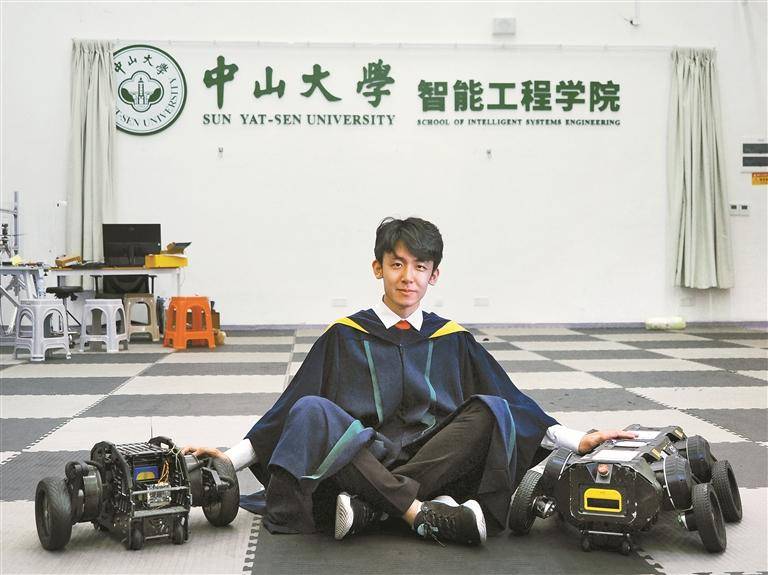 【深圳特區報】無需寫論文 用實踐成果也可申請學位 中山大學六名學子成首批“吃螃蟹的人”