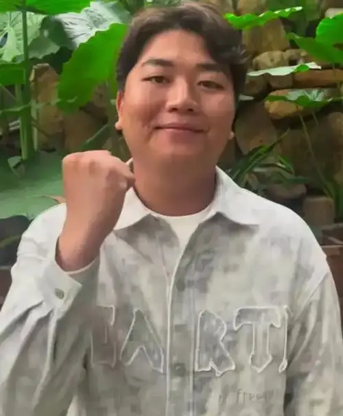 原創別墅裝修，拒絕豪華，只選打折傢俱，全紅嬋哥哥1年收入有多少？