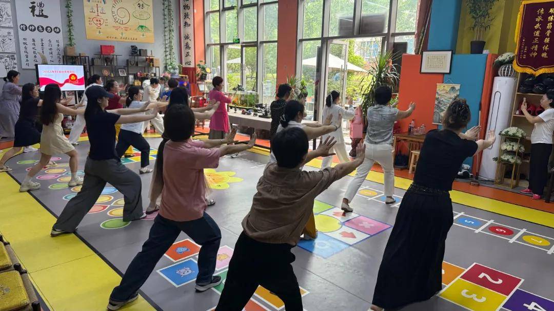 端午康養潤巾幗 傳統功法護健康——市婦聯關愛女性養生活動走進寶山武學源