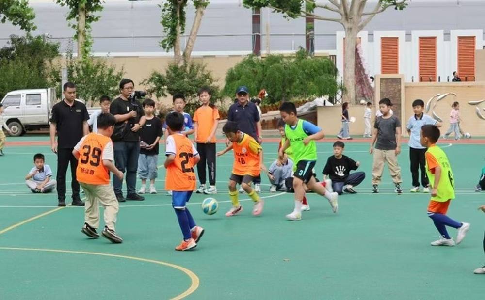 綠茵逐夢，快樂成長！山東師範大學附屬小學二年級校園足球班級火熱開賽